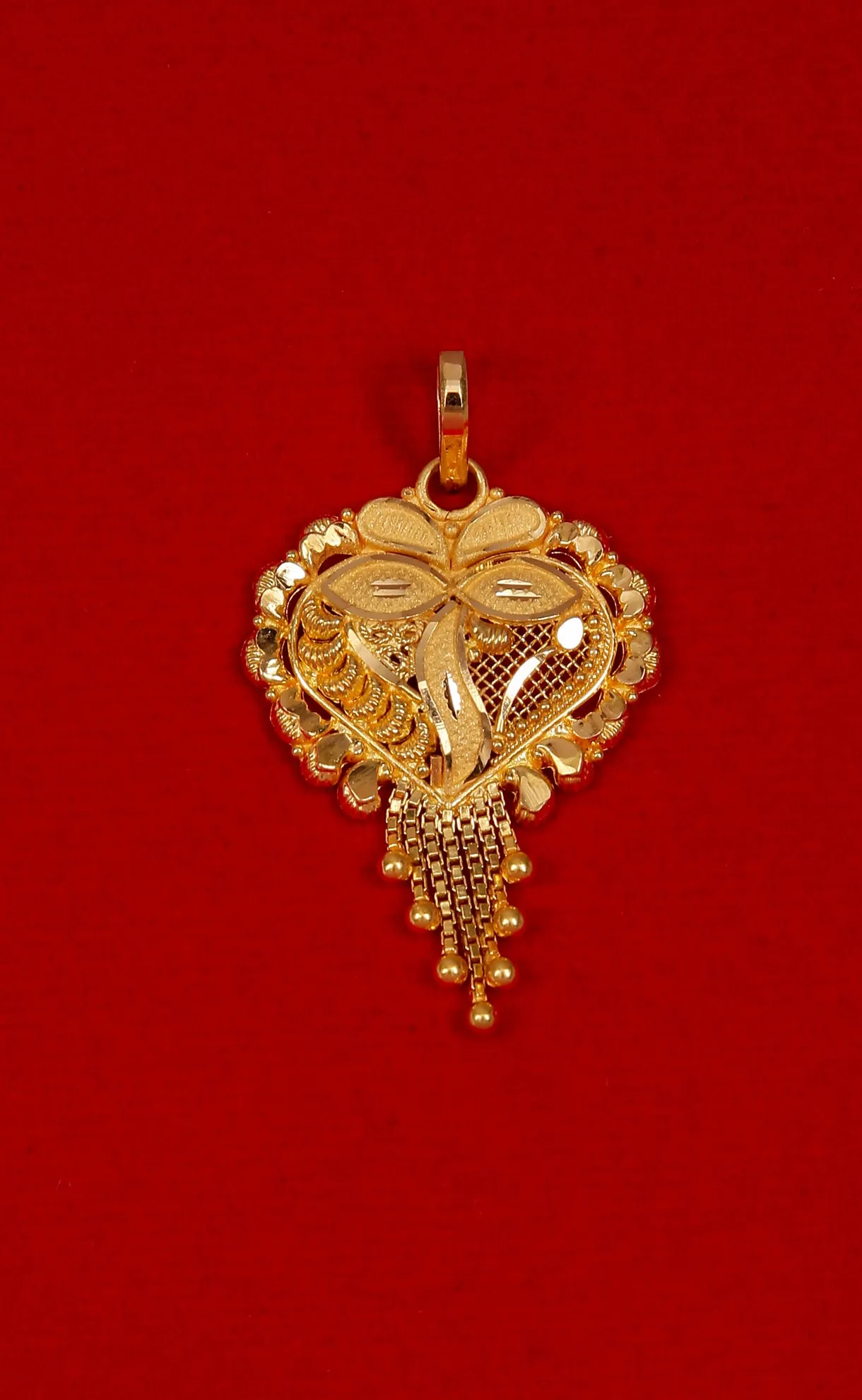 22 KT Designer Gold Heart Shaped Pendant (D135)