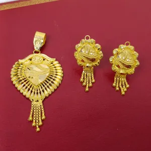 22 KT Gold Unisex Loving Heart Pendant with Earring (D31)