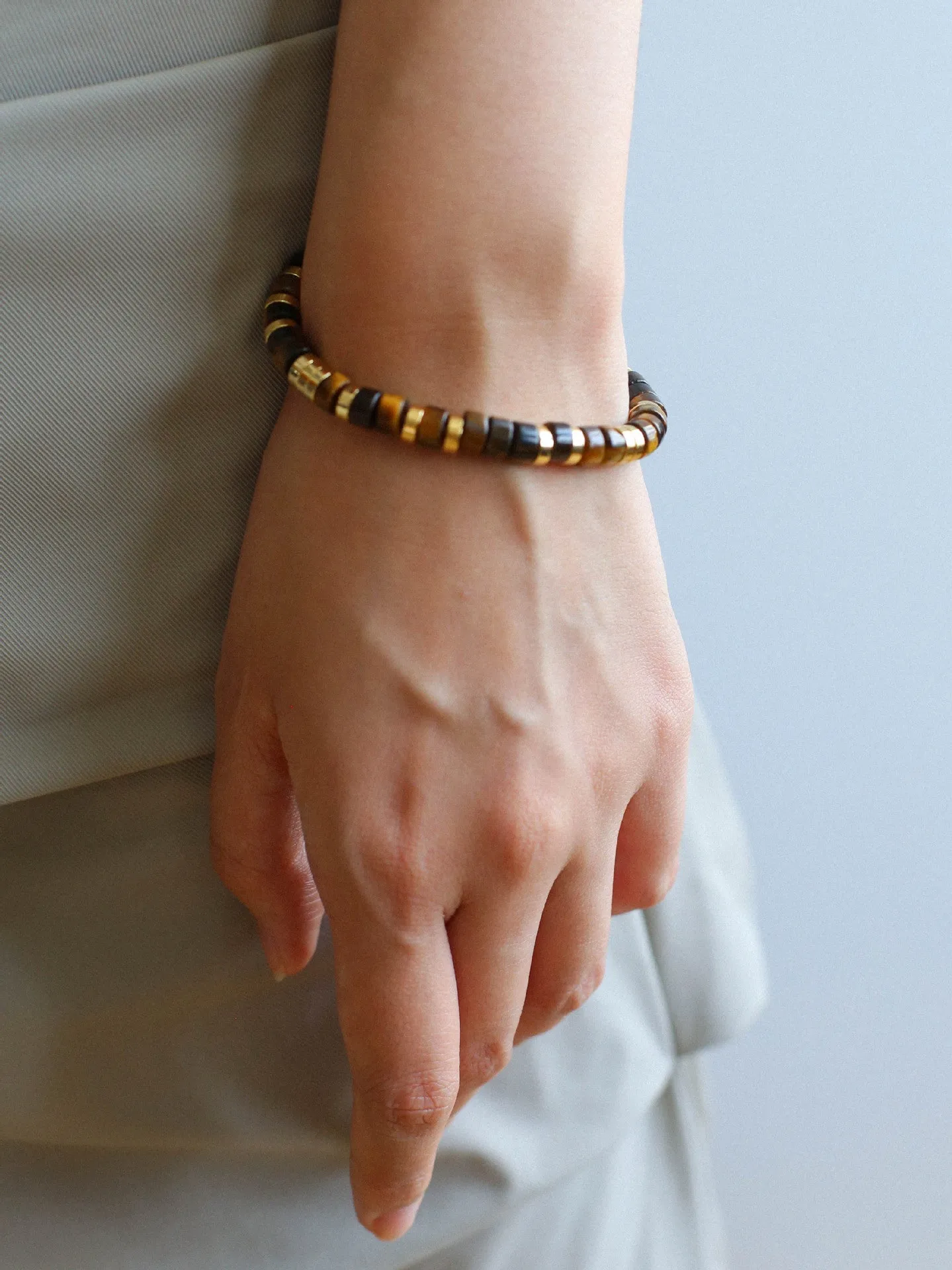 Black Onyx Tiger Eye Mother of Pearls Vintage Disc Bracelet