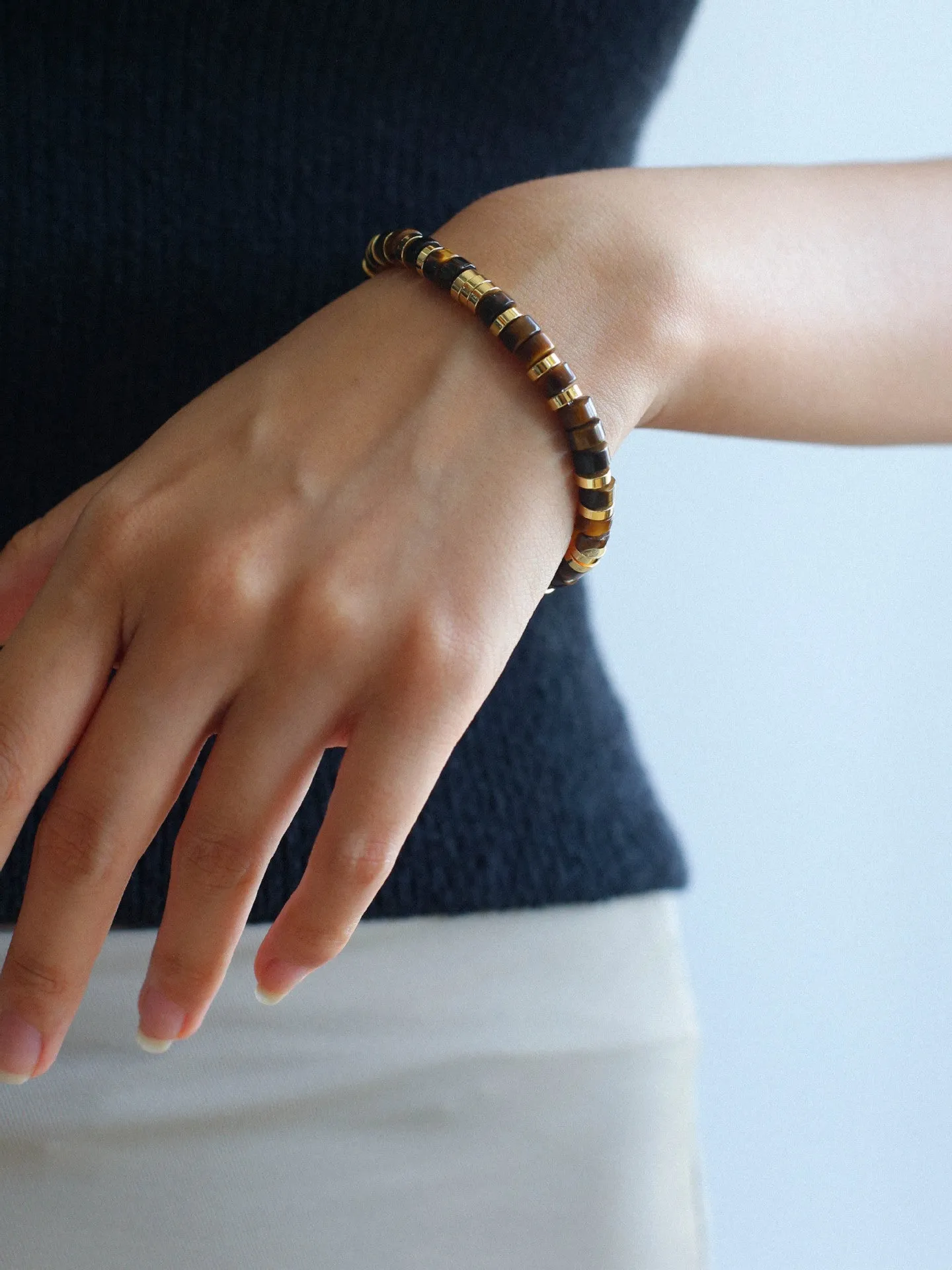 Black Onyx Tiger Eye Mother of Pearls Vintage Disc Bracelet