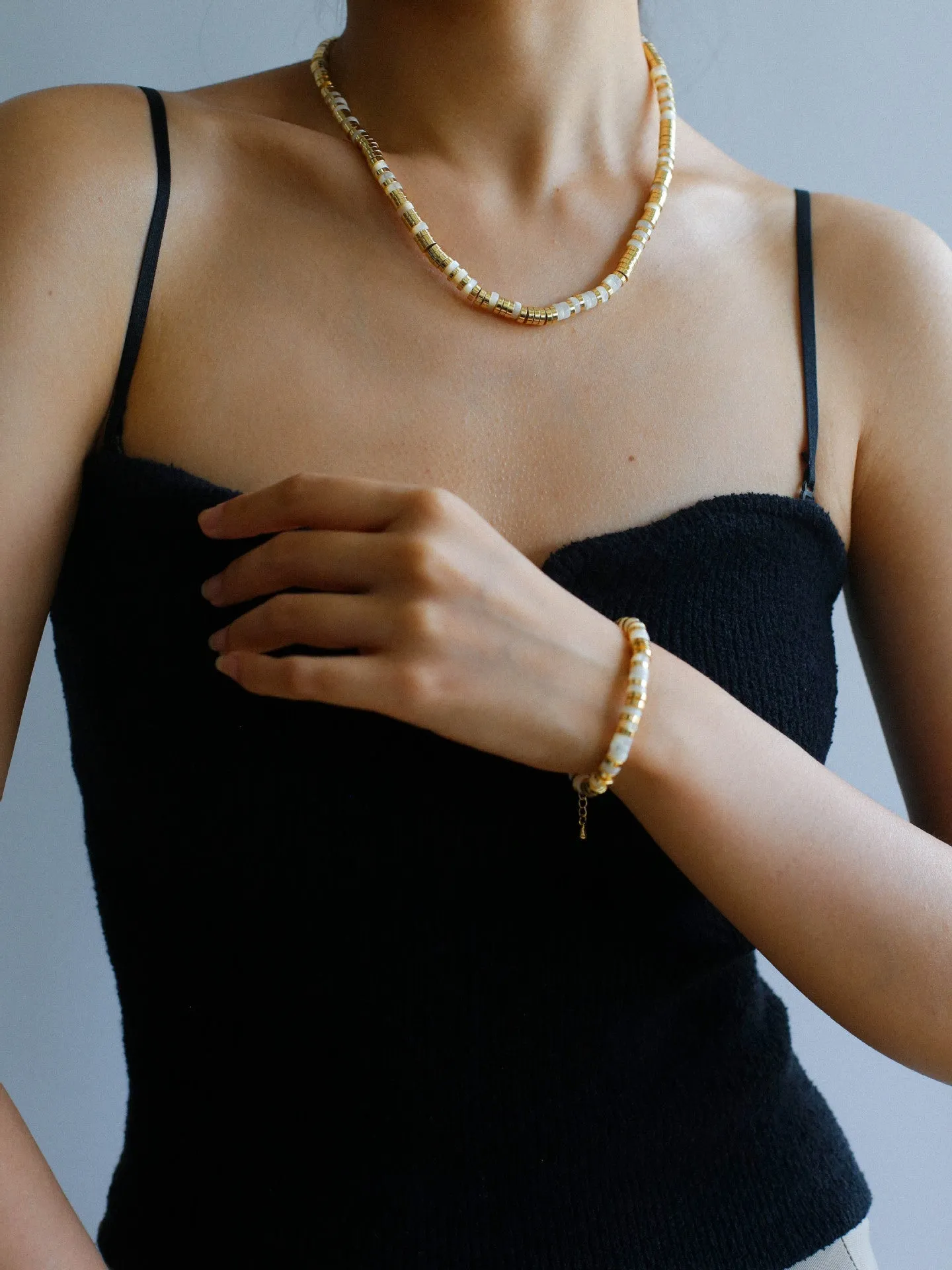 Black Onyx Tiger Eye Mother of Pearls Vintage Disc Bracelet