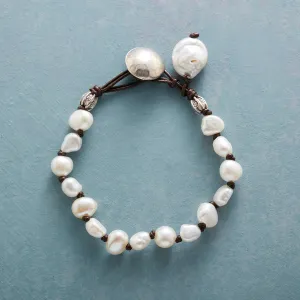 Easygoing Pearl Bracelet