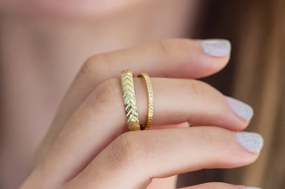 Engraved Geometric Pattern Wedding Band