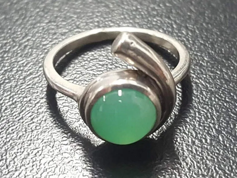 Genuine Chrysoprase Ring - Green Solitaire Ring - Unique Round Ring