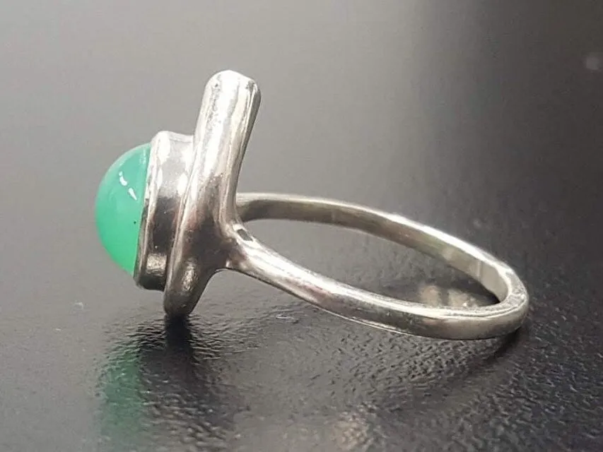 Genuine Chrysoprase Ring - Green Solitaire Ring - Unique Round Ring