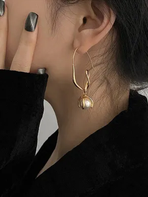 Geometric Drop Earrings: GOLD