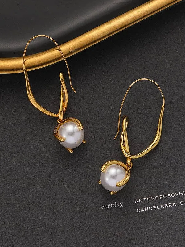 Geometric Drop Earrings: GOLD
