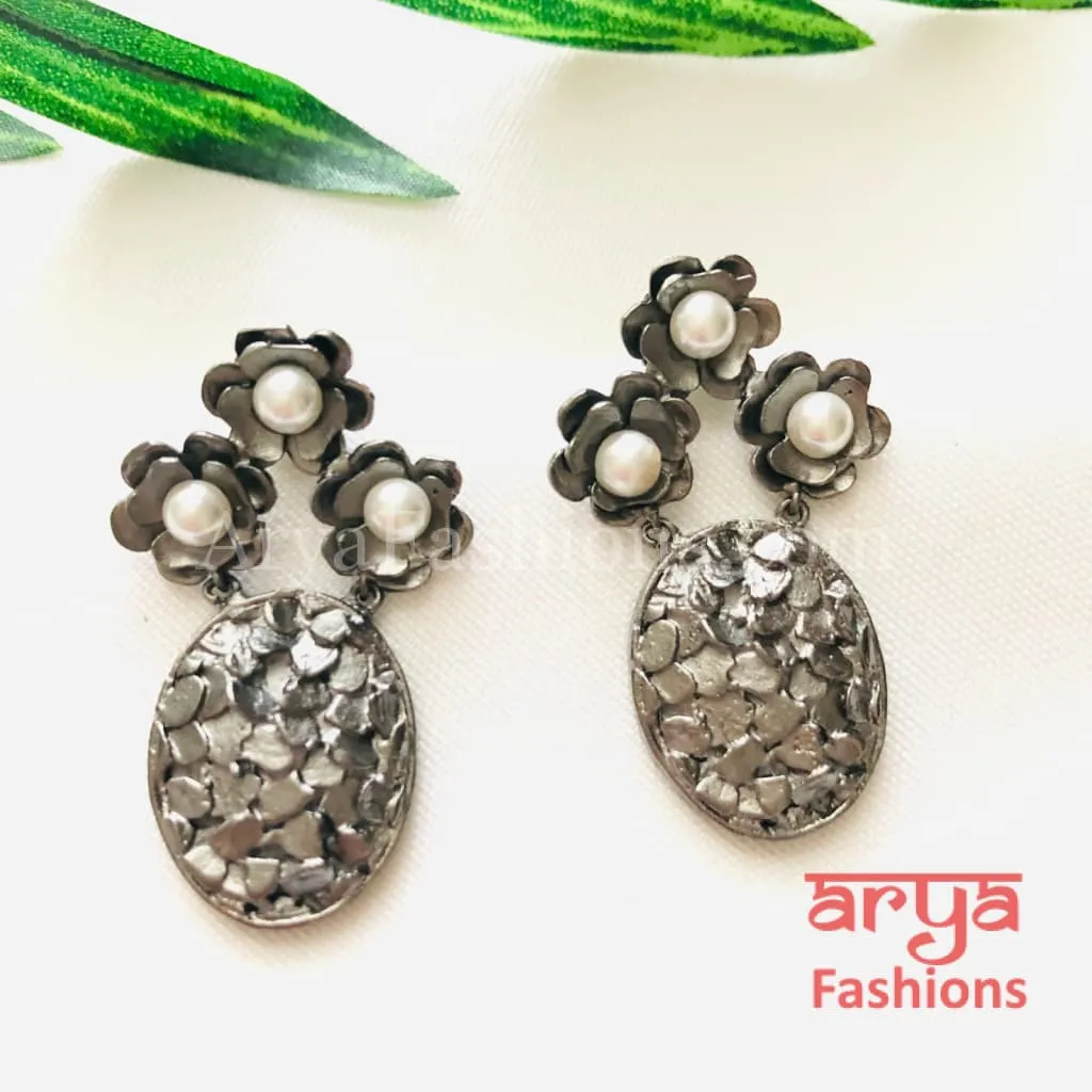 Ivanka Golden Mother of Pearl Stud Earrings/Fusion Indo Western Earrings