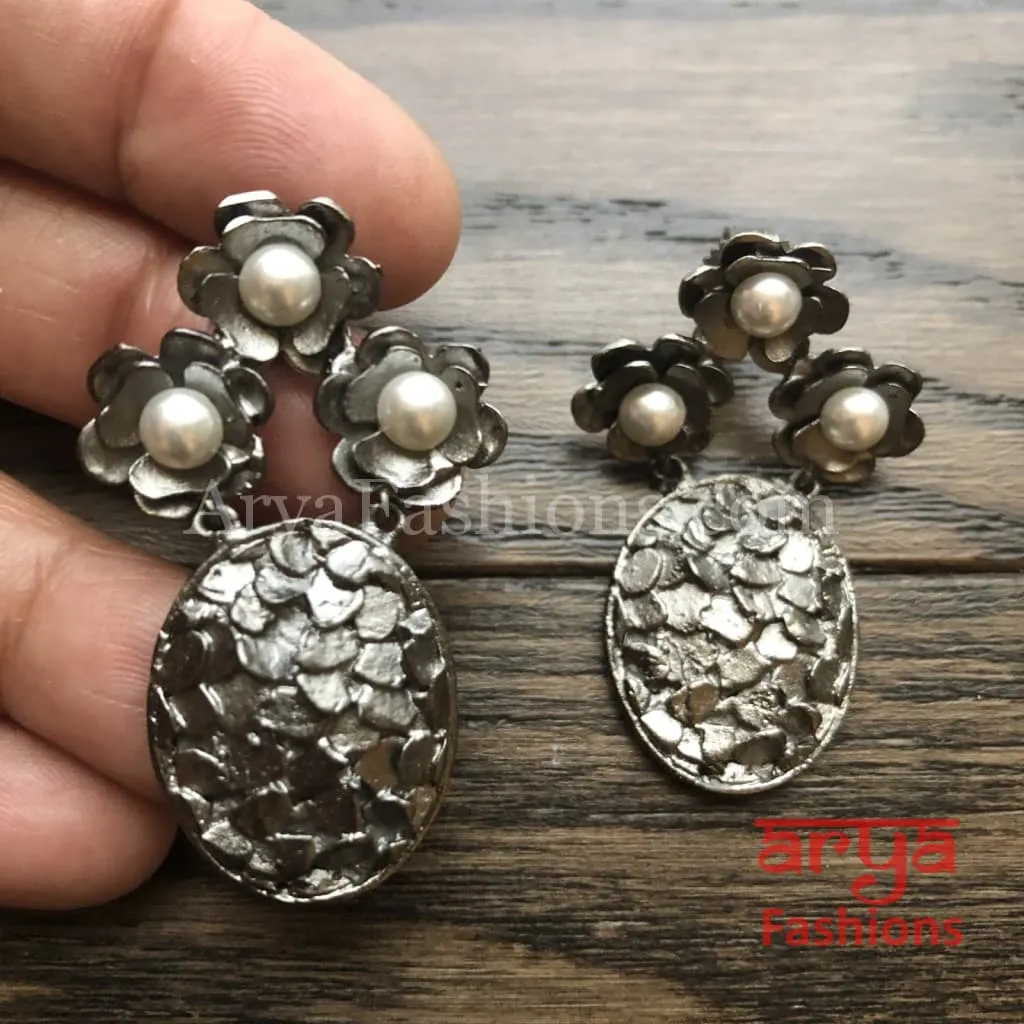 Ivanka Golden Mother of Pearl Stud Earrings/Fusion Indo Western Earrings