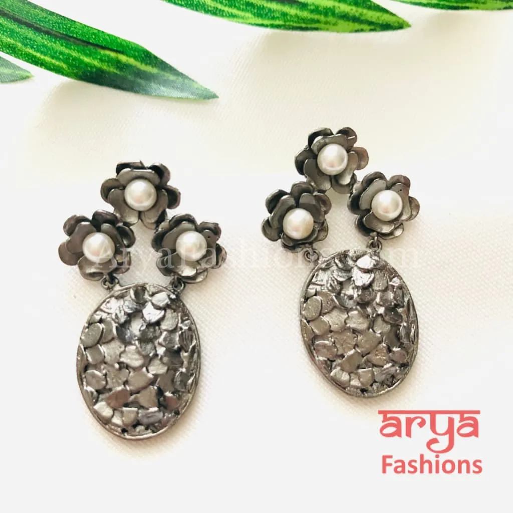 Ivanka Golden Mother of Pearl Stud Earrings/Fusion Indo Western Earrings
