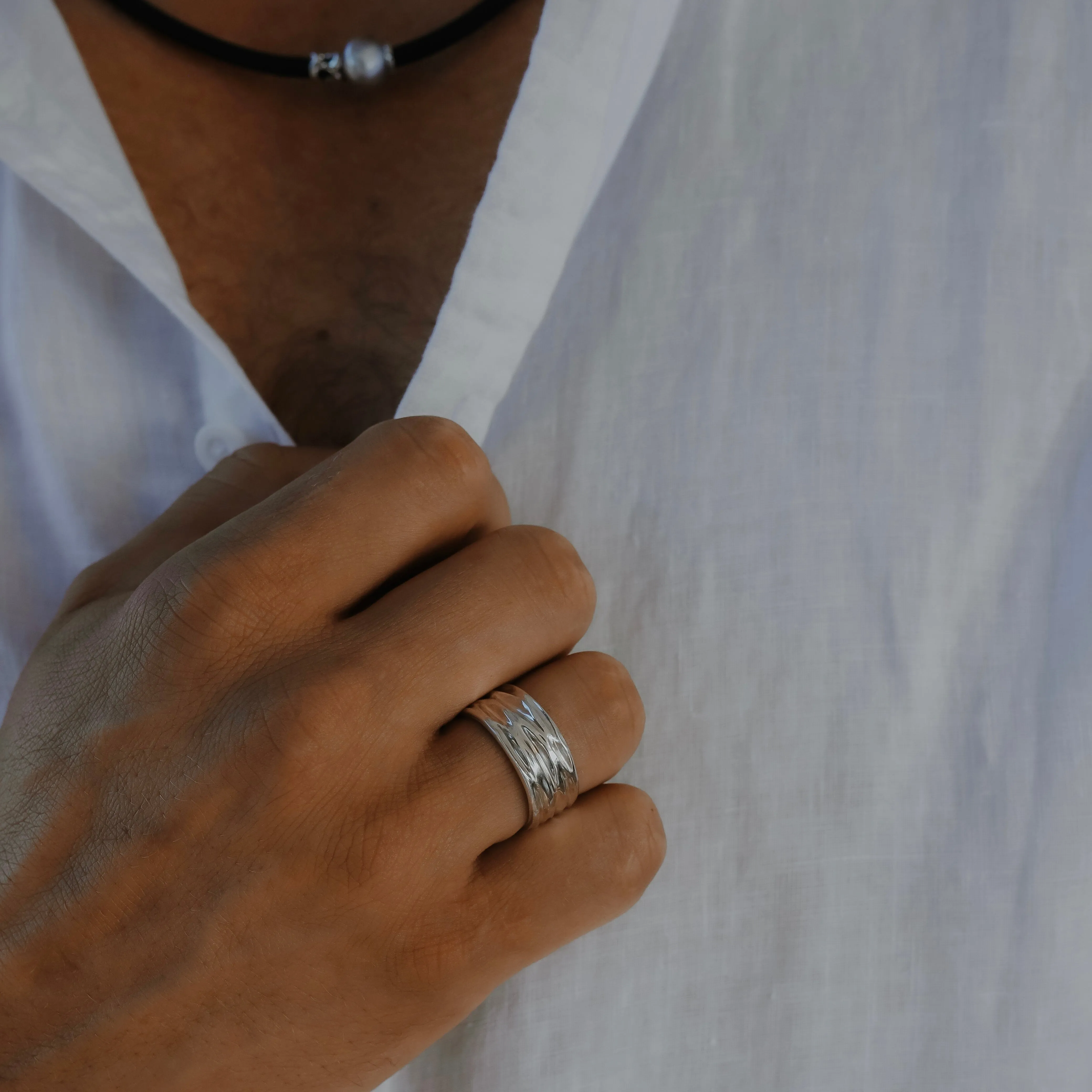 Oily Calm Wide Ring