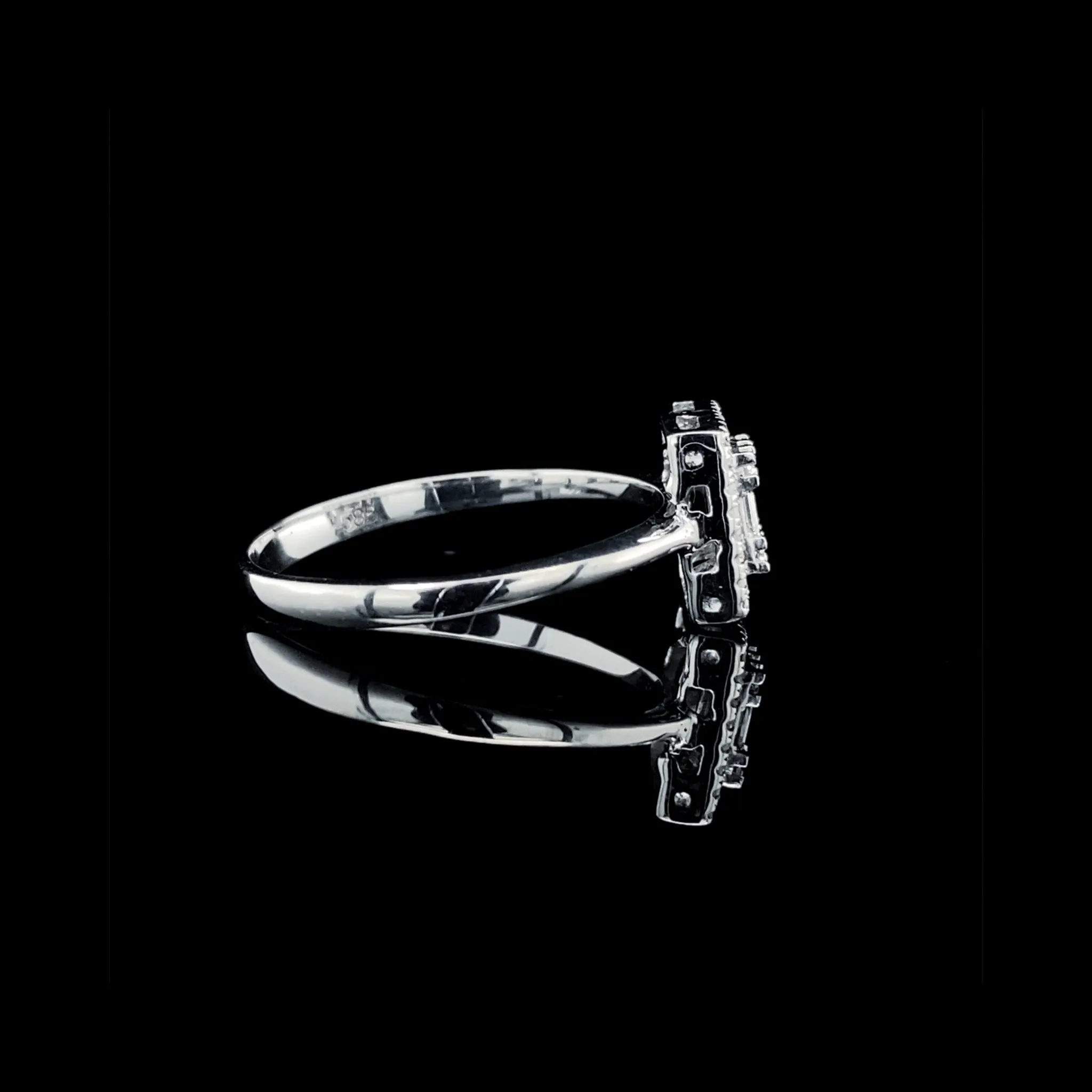 PREORDER | Classic Square Halo Diamond Ring 14kt