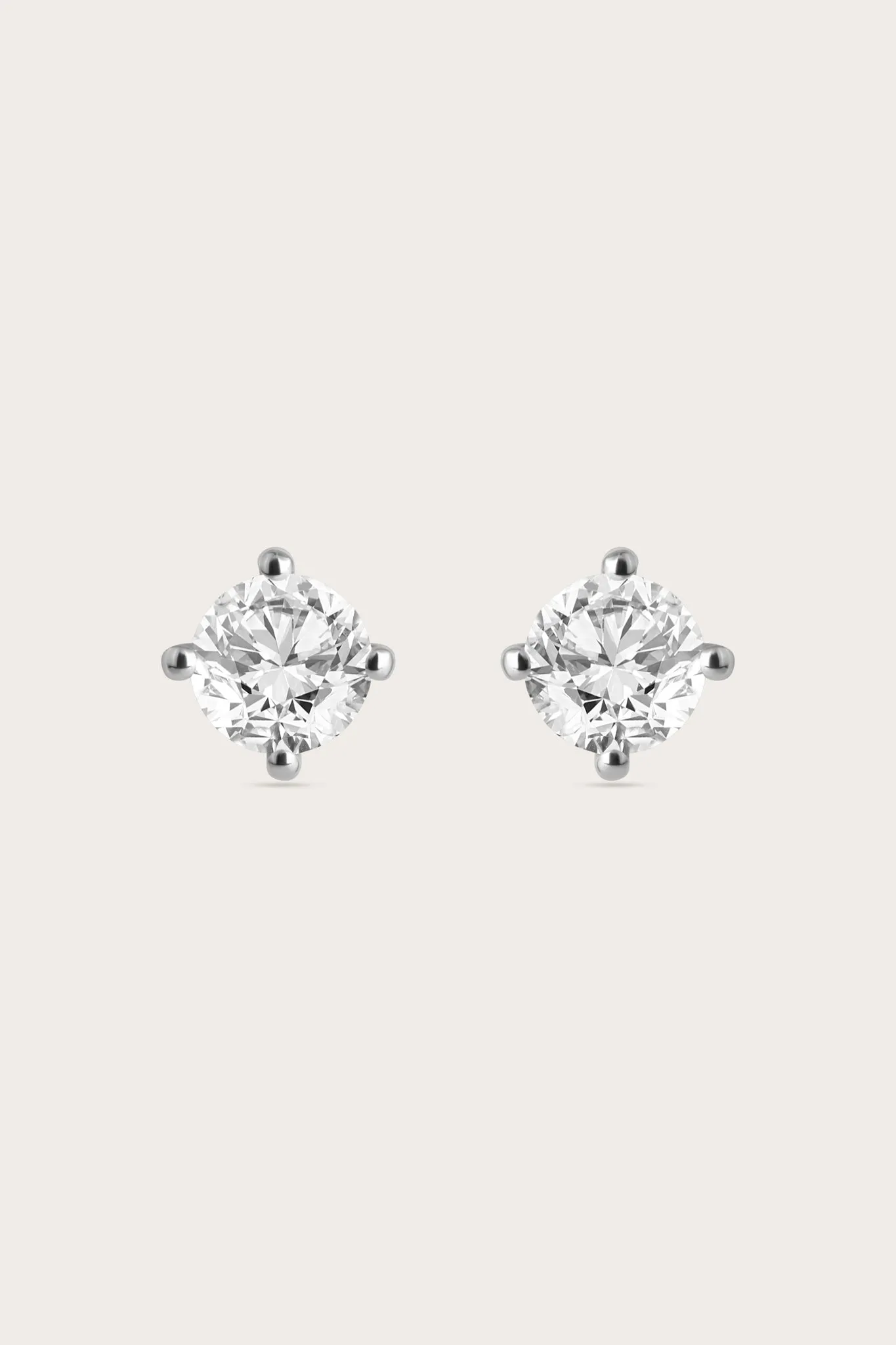 Round Studs Large (2tcw)
