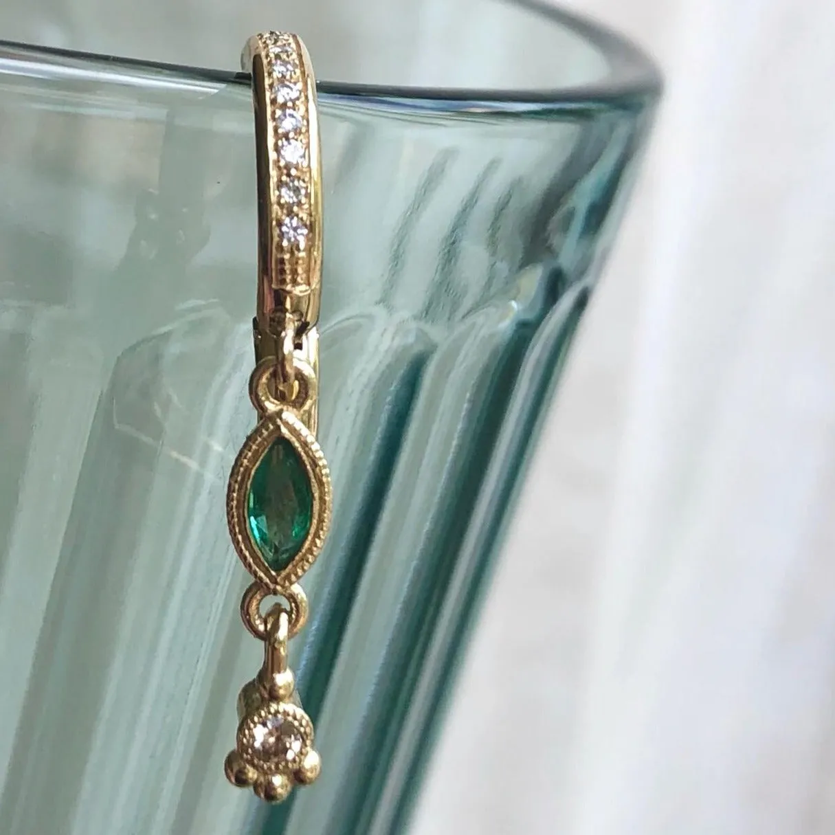Selene - emerald & diamonds dangle earrings