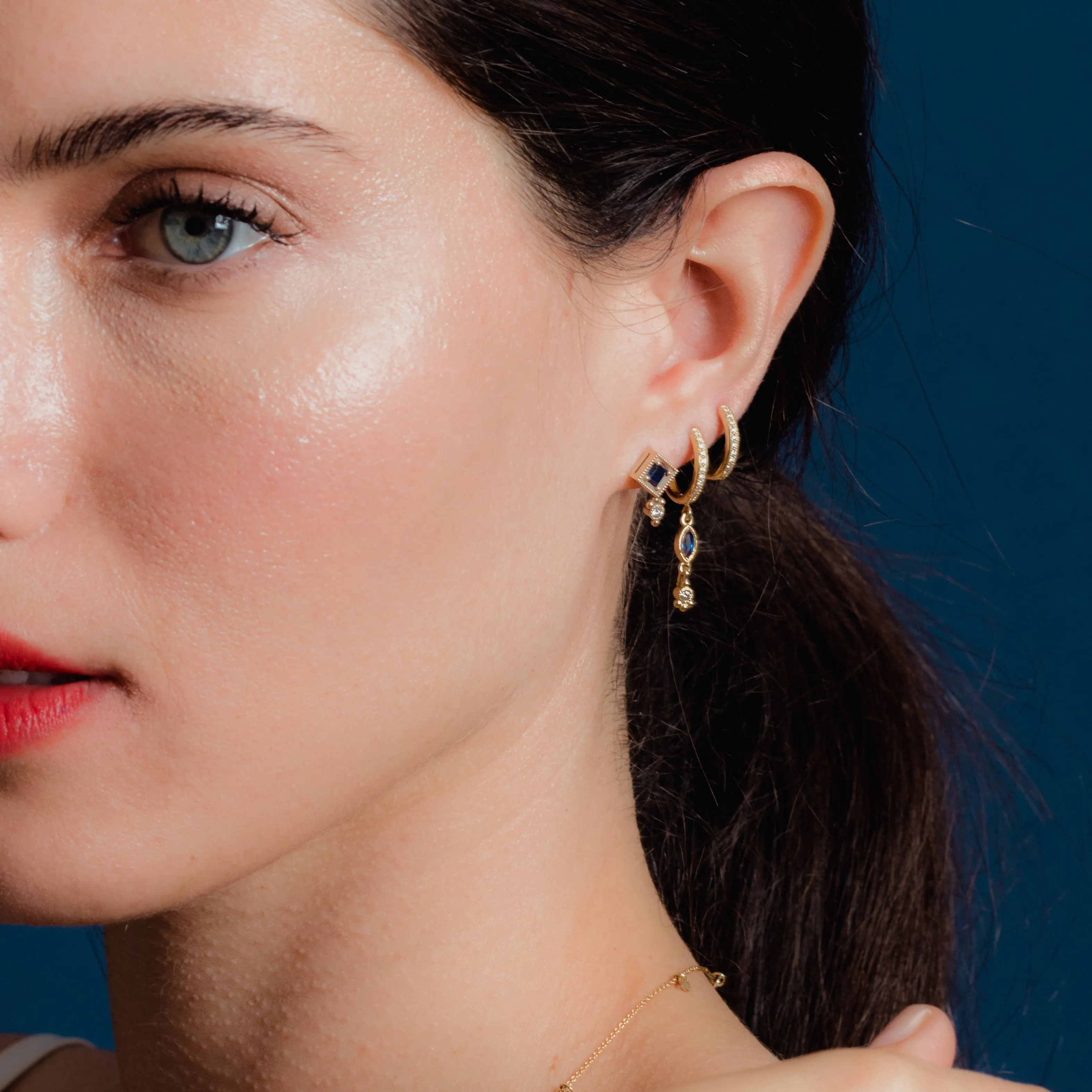 Selene - sapphires & diamonds dangle earring
