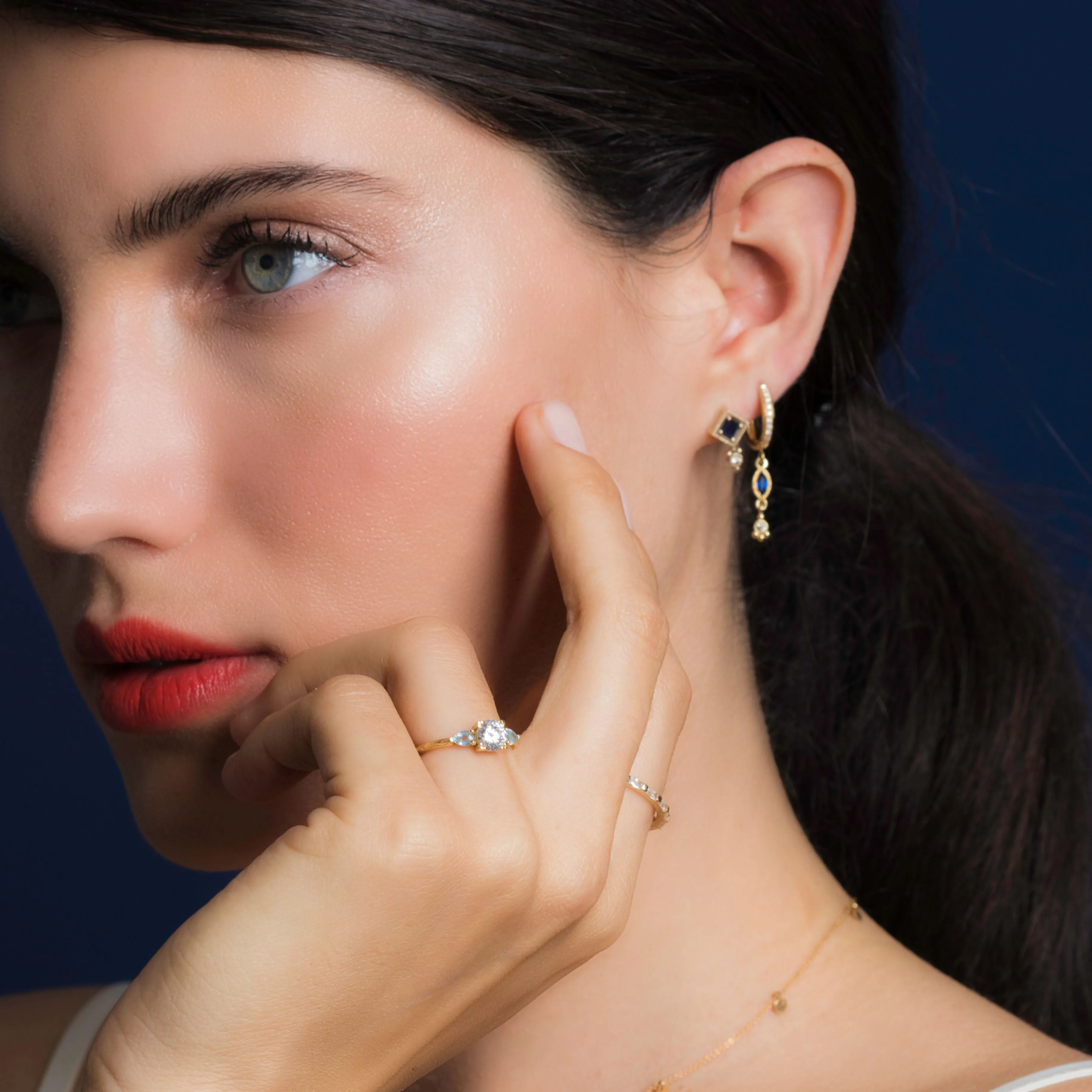 Selene - sapphires & diamonds dangle earring