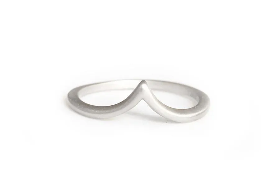 Silver Creste Chevron Ring