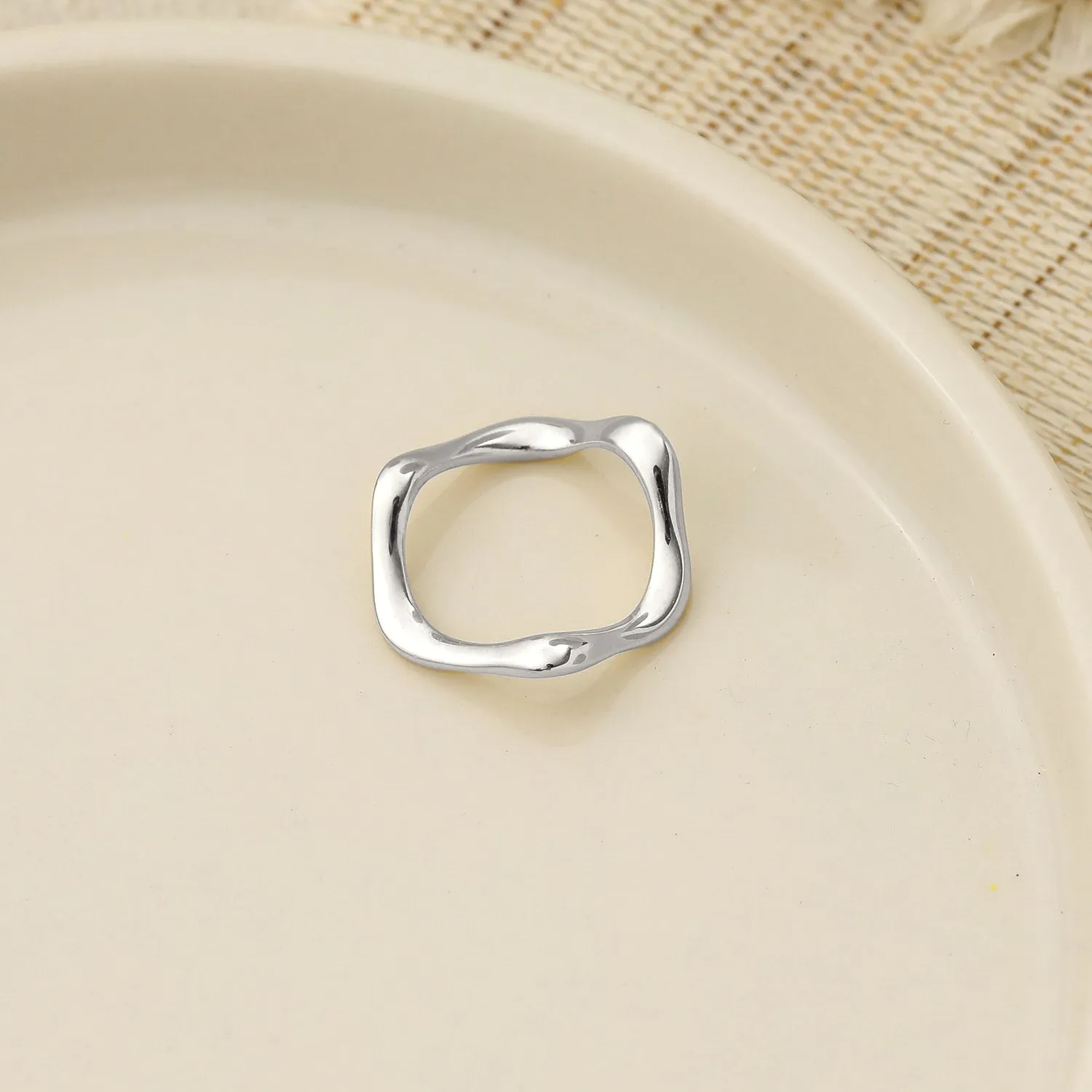 Simple Wavey Ring