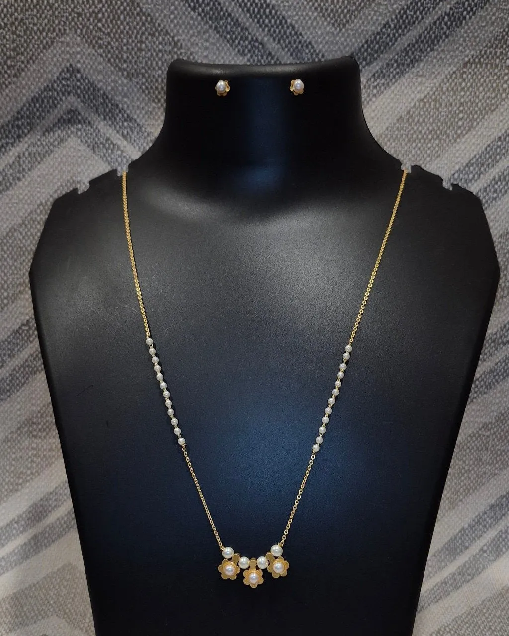 White bliss pearl chain necklace gold embelished pendant with matching ear tops